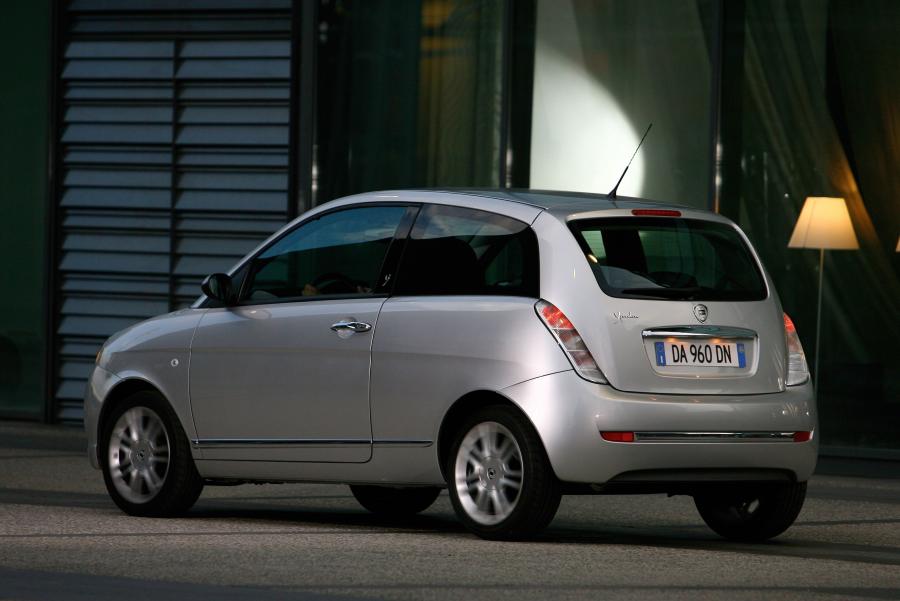  Lancia Ypsilon (843) 2006 года  (фото 20 из 43)